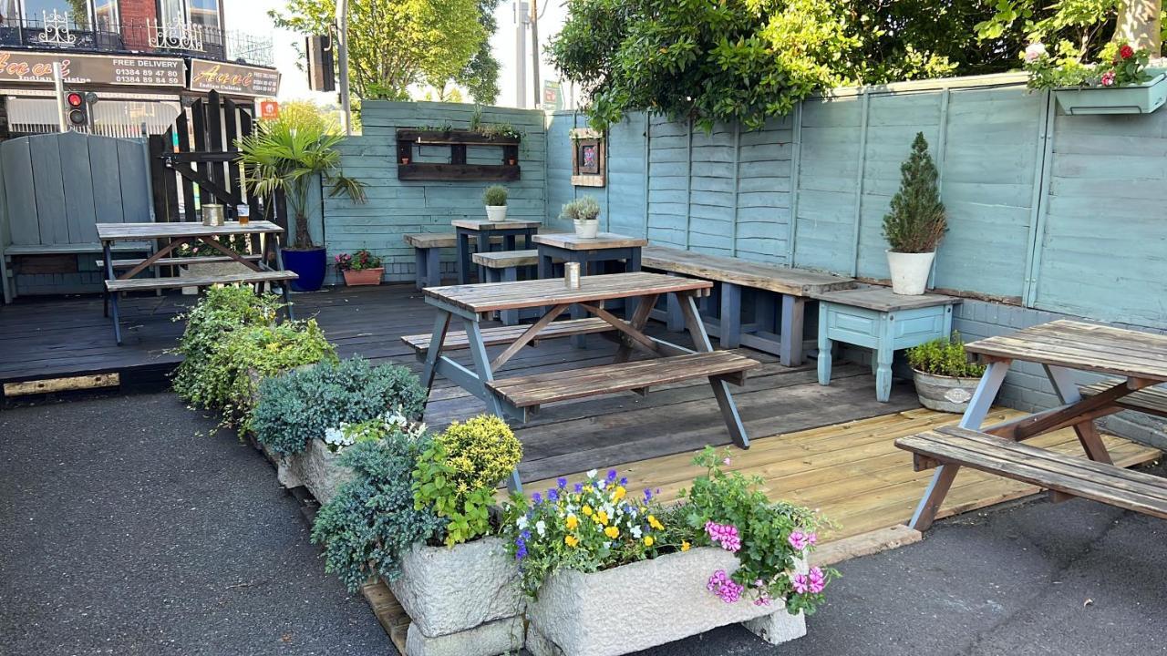 The Windsor Castle Couette-café